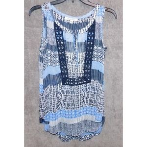 Black Rainn blur and white patterned top